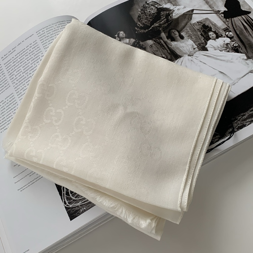 🔥🔥🔥 NWT GUCCI Off White Jacquard GG Wool Silk Scarf Unisex 45 cm x 180 cm